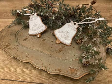 Medovník zvonček - perník s bielou polevou 1 ks, 