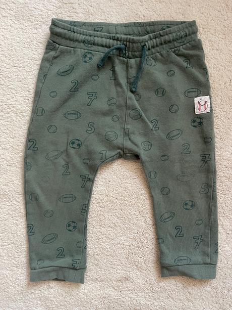 Futbalové teplaciky, h&m,86