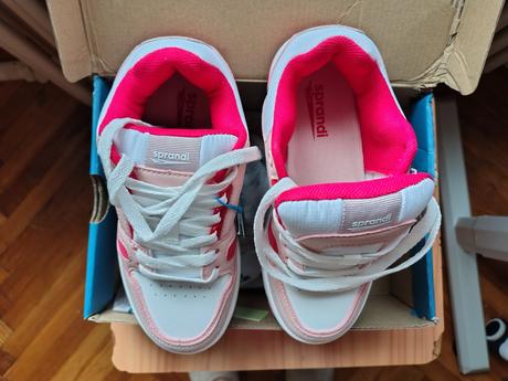 Dievčenská celoročná obuv č. 32, sprandi,32