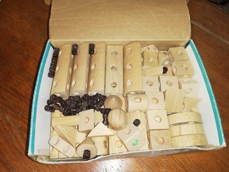 Stará drevená stavebnica bagogo,