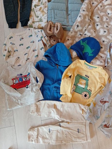 Predam vecičky pre chlapca veľ.92/98, 86–98