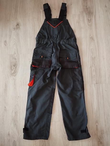 Monterky worker, 116