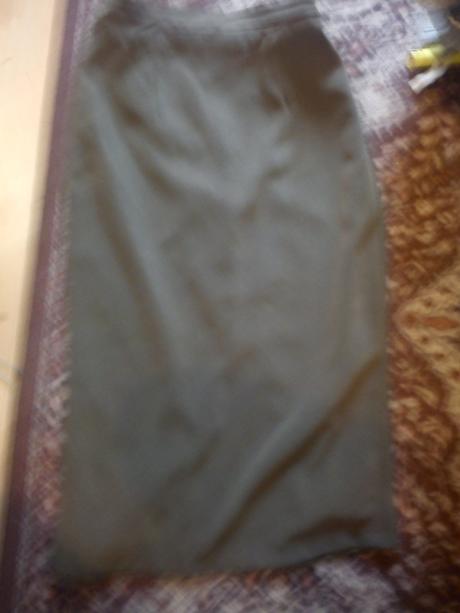 Nádherný trojdielny kostýmček, 38