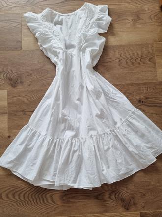 Madeirové nádherné šaty, 