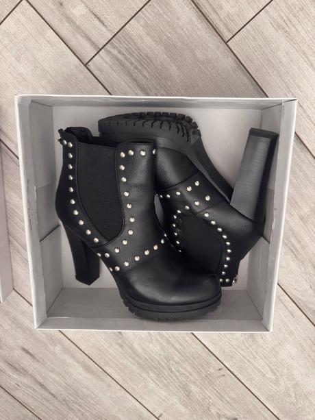 Catwalk čierne čižmy, 39