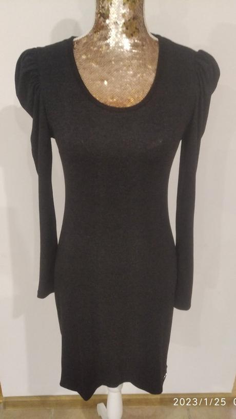 Krasne tmavosive saty s puff rukavmi, 