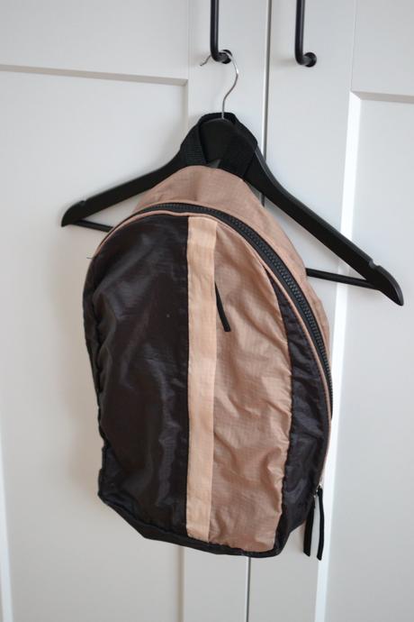 Čierno-hnedý ruksak, 