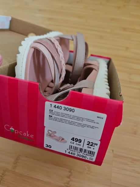 Sandalky, cupcake,30