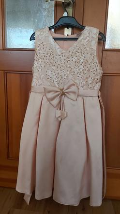 Slávnostné šaty, 152