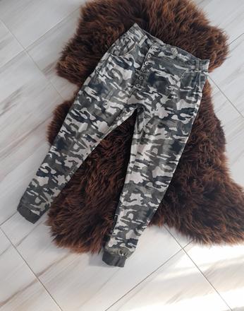 Dámske maskáčové pudlové nohavice / pudláče, s