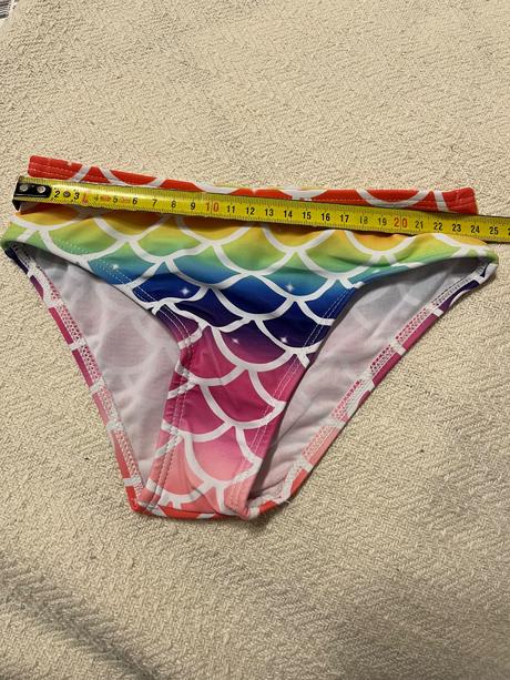 Dvojdielne plavky, 104