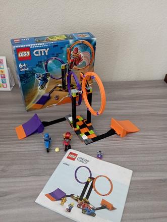 Lego 60360 city stuntz, skoky na motorkách, 