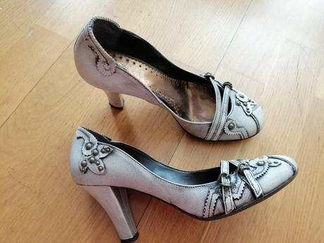 Sivé lodičky, baťa,36