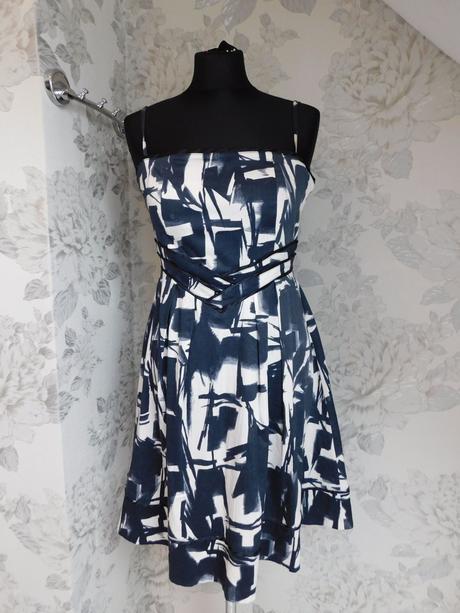 Kvalitne velmi pekne šaty, 36