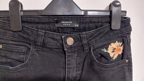 Čierne rifle zn. reserved s výšivkou, reserved,s