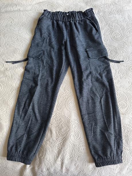 Antracitove kapsace na gumu, h&m,146