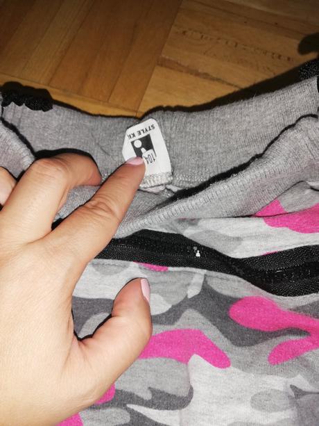 Tepláky pudlace, 104