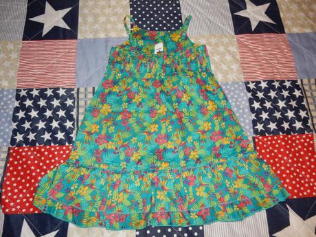 Kvietkované šaty, palomino,110