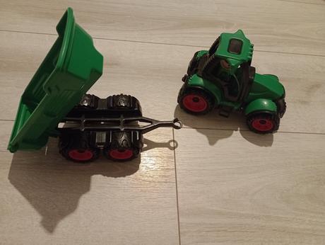 Lena traktor s vleckou, 