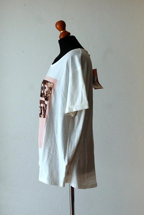 Štýlové biele tričko s flitrovým nápisom, 4xl