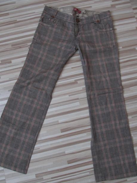 Kárované nohavice zn. cropp town, l