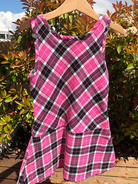 Dievčenské šaty na 5 rokov dĺžka 61, pás 60 cm, 110