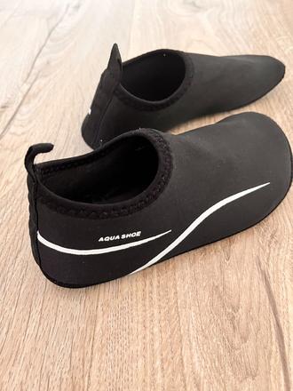 Topánky na plávanie, 30