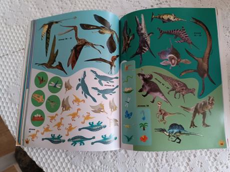 Veľká kniha nálepiek dinosaury, 