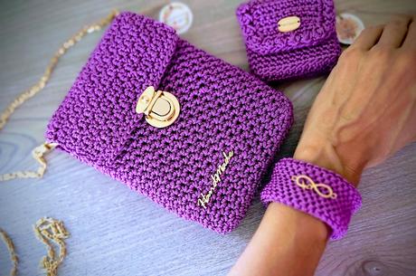 Háčkovaná kabelka s doplnkami,