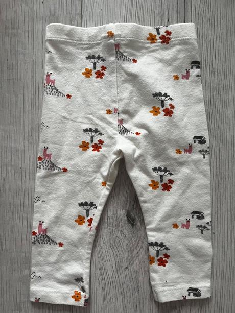 Biele leginy s milým vzorom, marks & spencer,74