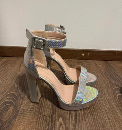 Dámske strieborné sandále na opätku, 40