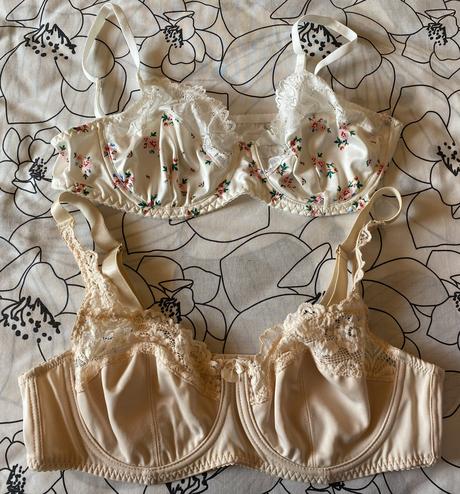 Podprsenka s kosticami a čipkou 90c, 90c