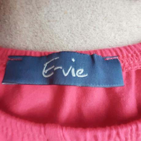 Kvalitné elastické tričko e-vie, e-vie,44