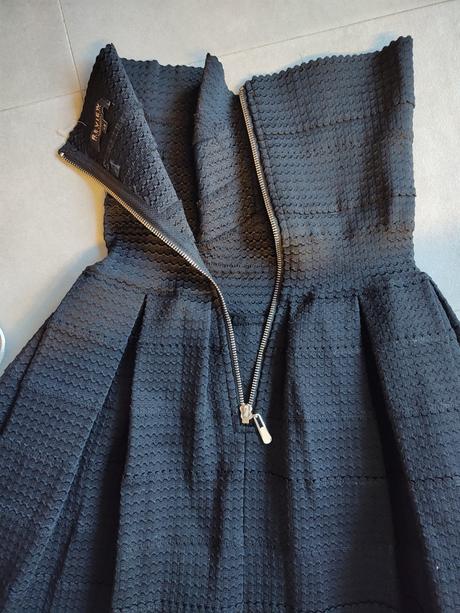 Čierne príležitostné šaty, review,s