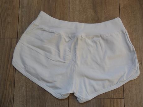 Biele teplakové kraťasy, l