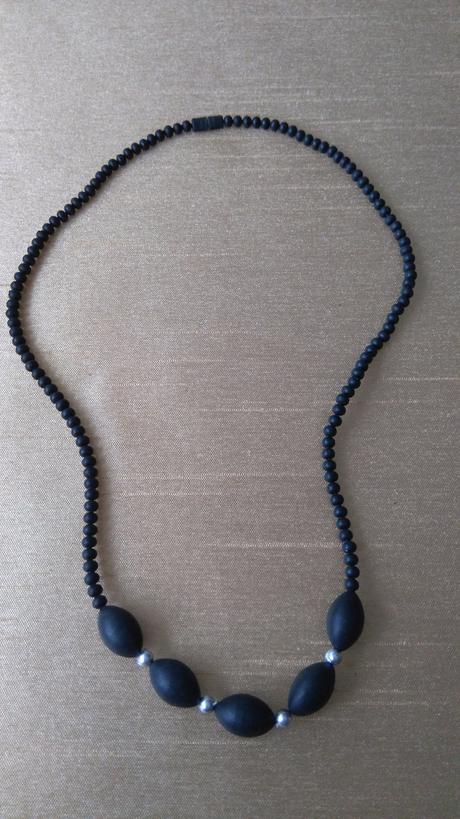 Náhrdelník korálkový,