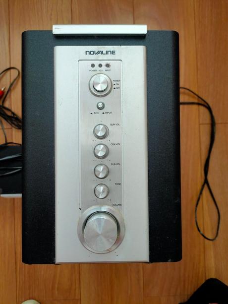 Gramafón zn.bigben td 99,zosilovač zn. novaline,