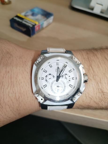 Predávam krásne hodinky,