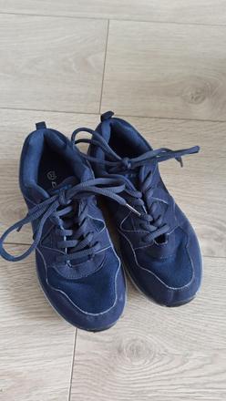 Tenisky na telesnu, 32