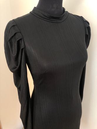 Šaty obtiahnuté, m