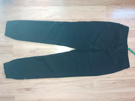 Športové nohavice, 158