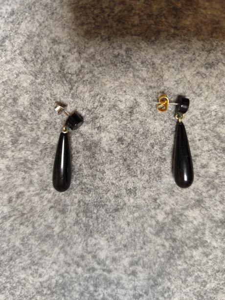 Retro cierne podlhocaste nausnice, 