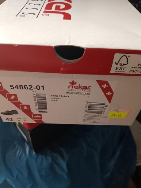 Poltopanky uz aj s poštou, rieker,42