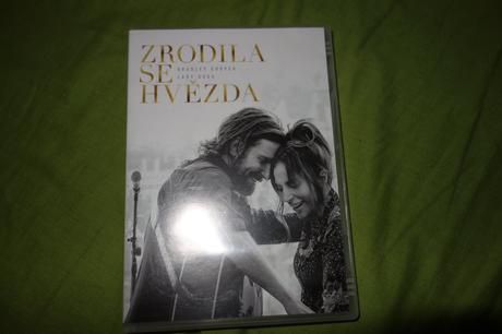 Dvd zrodila se hvezda, 