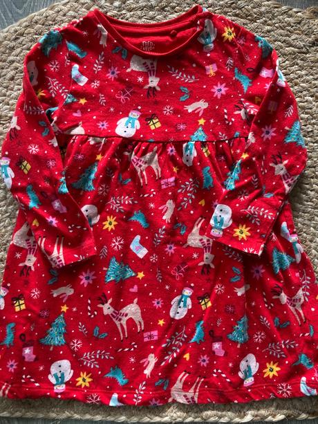 Vianočné šaty, tesco,86