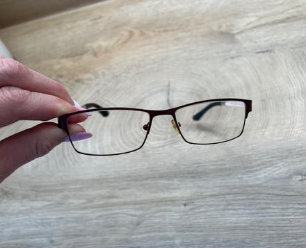 Dievčenské dioptrické okuliare,