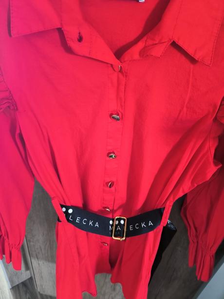 Červená blúzka s opaskom, 36