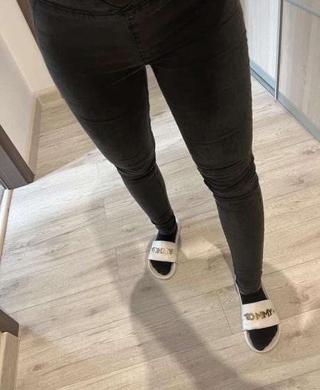 Dámske rifle a nohavice,