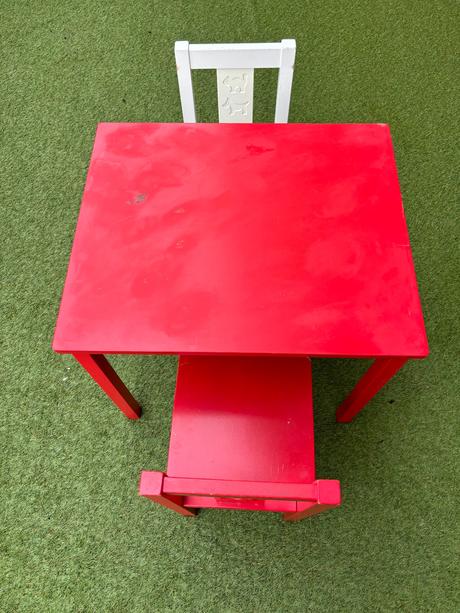 Detský stol a stoličky, 