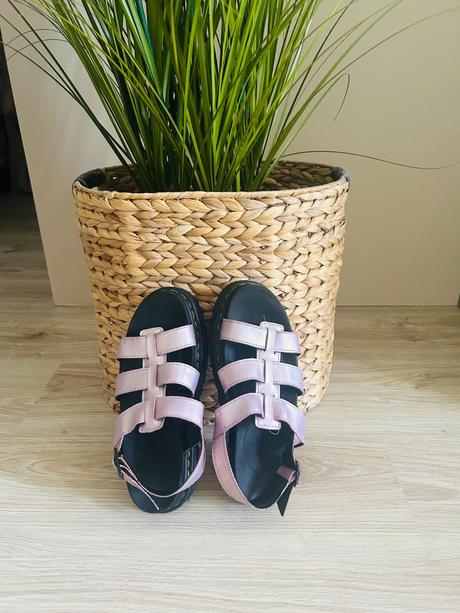 Luxusné sandále značky dr.martens, pc 120 eur, 38